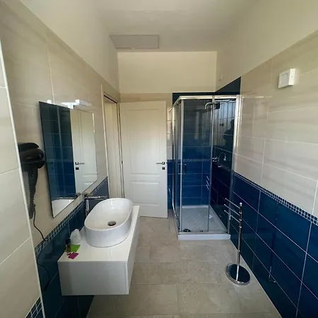 Dubaibeachotel 酒店 *