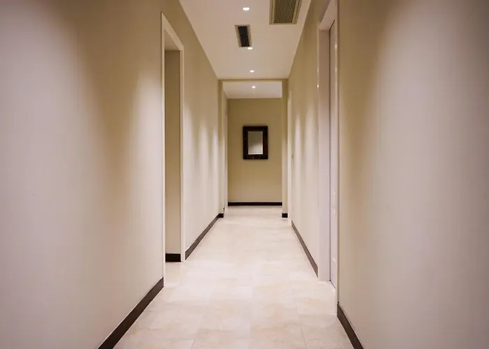 Dubaibeachotel * Llido Degli Estensi