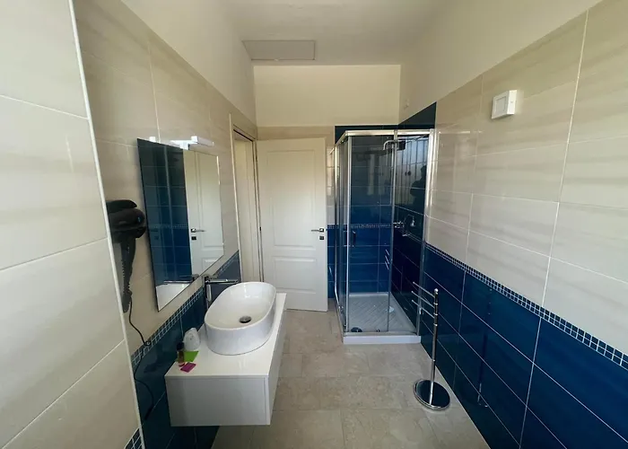 Dubaibeachotel Hotel *