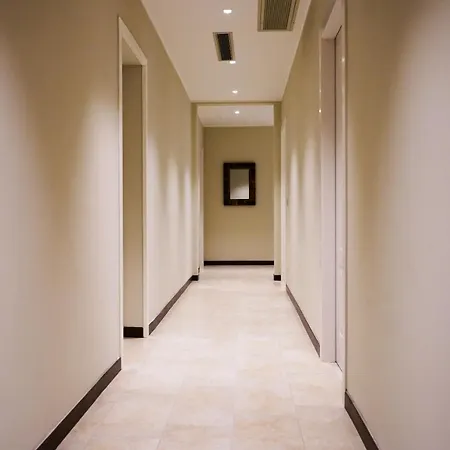 Dubaibeachotel * Llido Degli Estensi