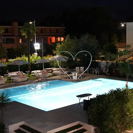 Dubaibeachotel Hotel *