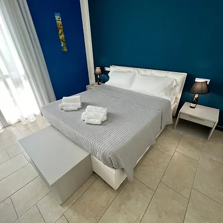 Dubaibeachotel * Llido Degli Estensi