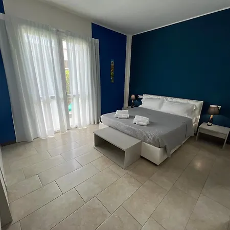 Dubaibeachotel Llido Degli Estensi