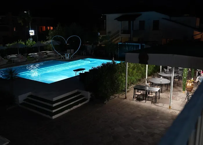 Dubaibeachotel ホテル