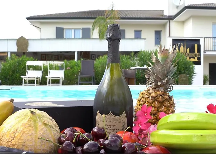 Dubaibeachotel * リド・デッリ・エステンシ